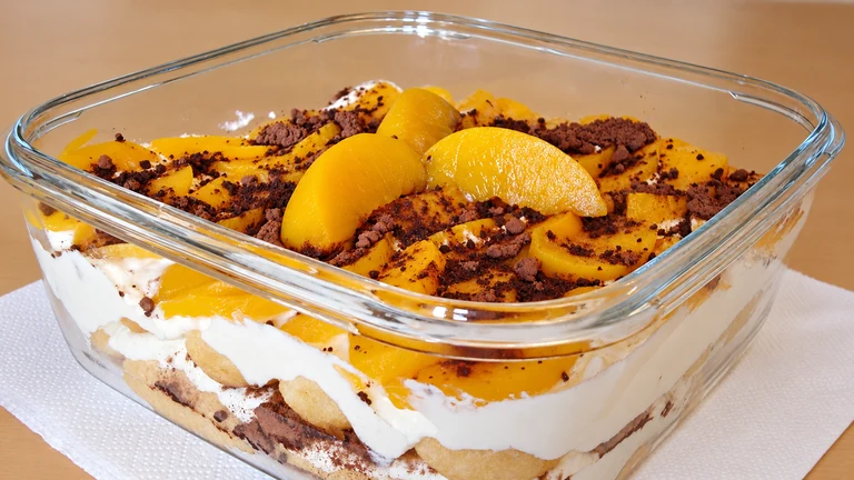 tiramisú de melocotón,