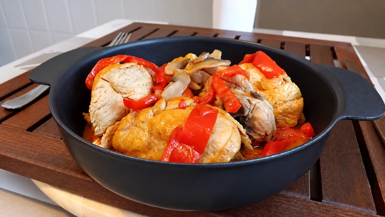 pollo al chilindrón,