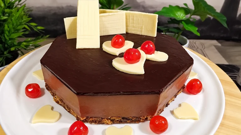 Tarta cremosa de chocolate,