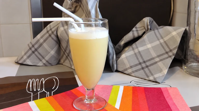 Cóctel de manzana, sin alcohol,