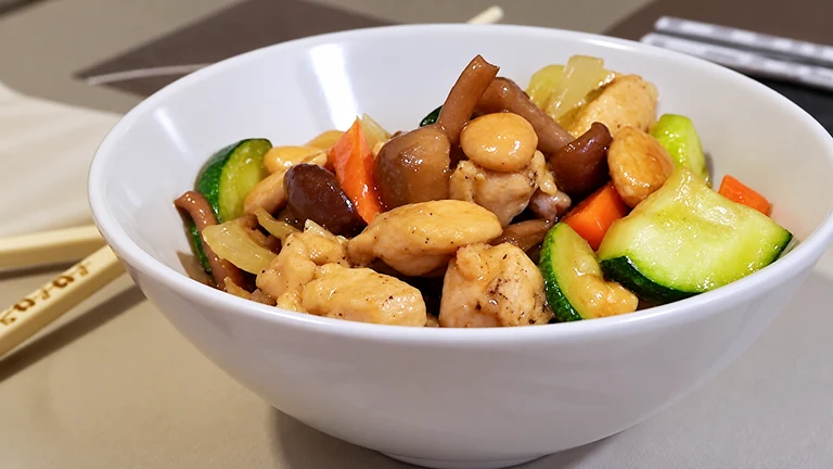 Pollo con almendras, cocina china,