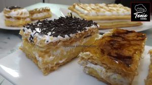 Tarta milhojas de crema y merengue,